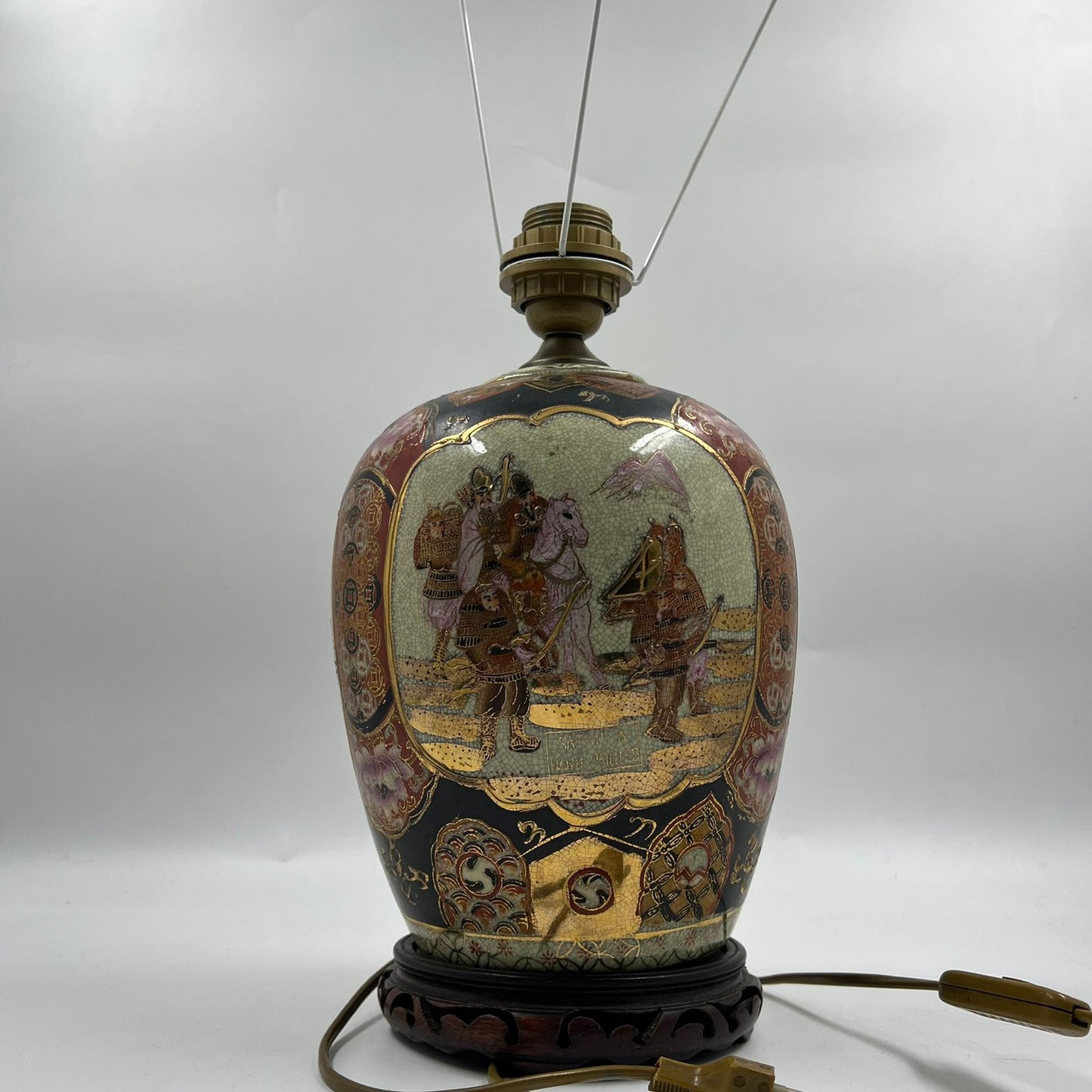 Satsuma Hand Painted Vintage Πορτατίφ Πορσελάνης – Συλλεκτικό Διακοσμητικό Φωτιστικό Ασιατικής Τέχνης