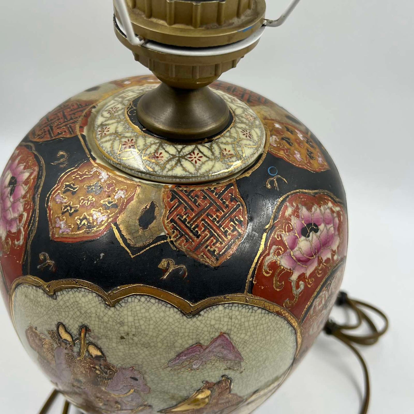 Satsuma Hand Painted Vintage Πορτατίφ Πορσελάνης – Συλλεκτικό Διακοσμητικό Φωτιστικό Ασιατικής Τέχνης