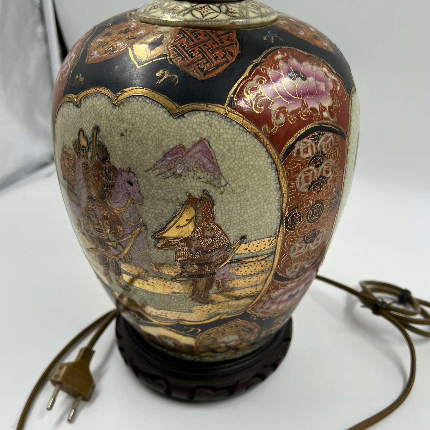 Satsuma Hand Painted Vintage Πορτατίφ Πορσελάνης – Συλλεκτικό Διακοσμητικό Φωτιστικό Ασιατικής Τέχνης