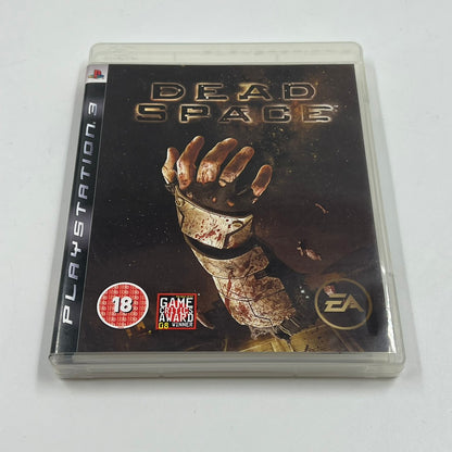 Το Dead Space για PlayStation 3 κυκλοφόρησε το 2008 από την EA και αποτελεί ένα από τα πιο επιτυχημένα survival horror της γενιάς του. Διαστημική ατμόσφαιρα, έντονο horror στοιχείο και κινηματογραφική εμπειρία gameplay.