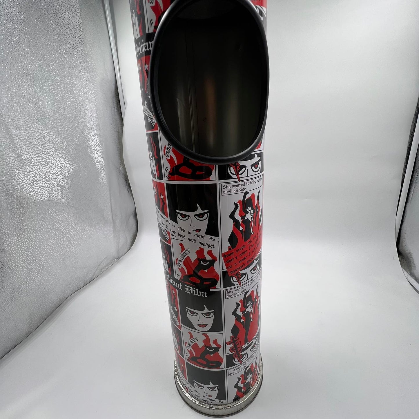 Retro Pop Art μεταλλικός σταχτοδοχείο “Devil Diva” – Vintage ashtray stand