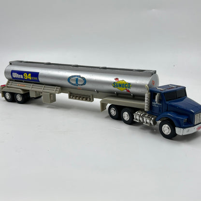 Συλλεκτικό diecast μοντέλο φορτηγού Sunoco Tanker Truck 1994, με λογότυπα Sunoco Ultra 94 Octane, μεταλλικό και πλαστικό βυτιοφόρο με λεπτομέρειες, First of Series συλλογή.