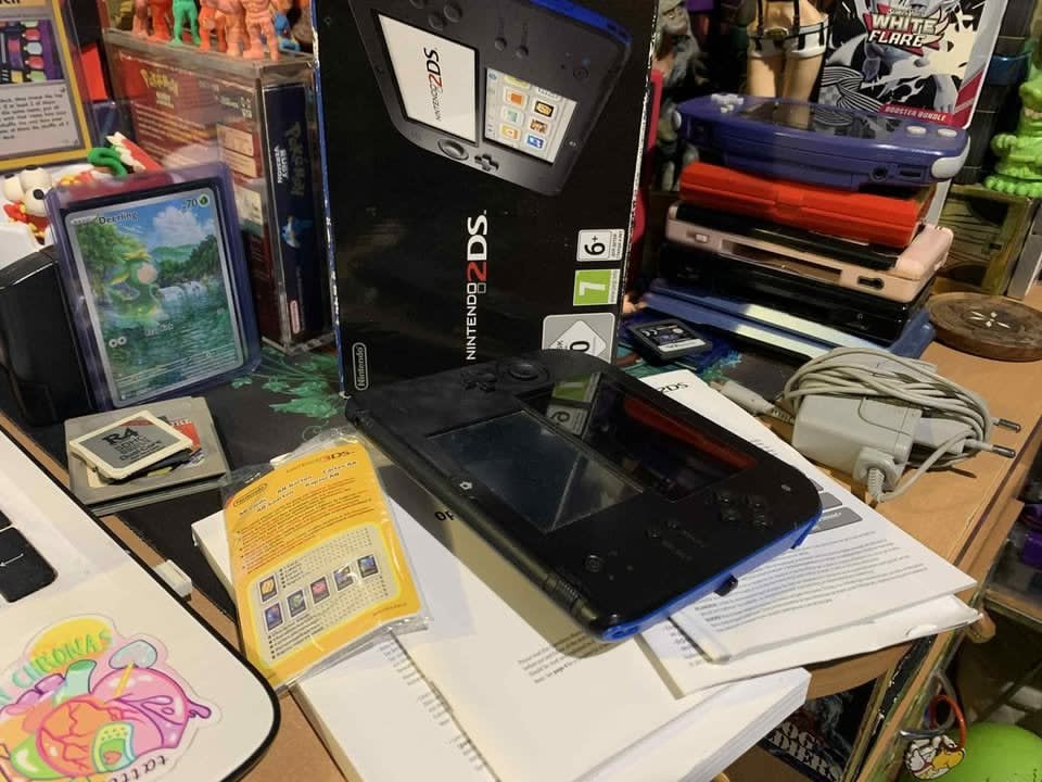 Nintendo 2DS Συλλεκτική Κονσόλα σε Αυθεντικό Κουτί Λειτουργικό και Πλήρες Με Manual κλπ