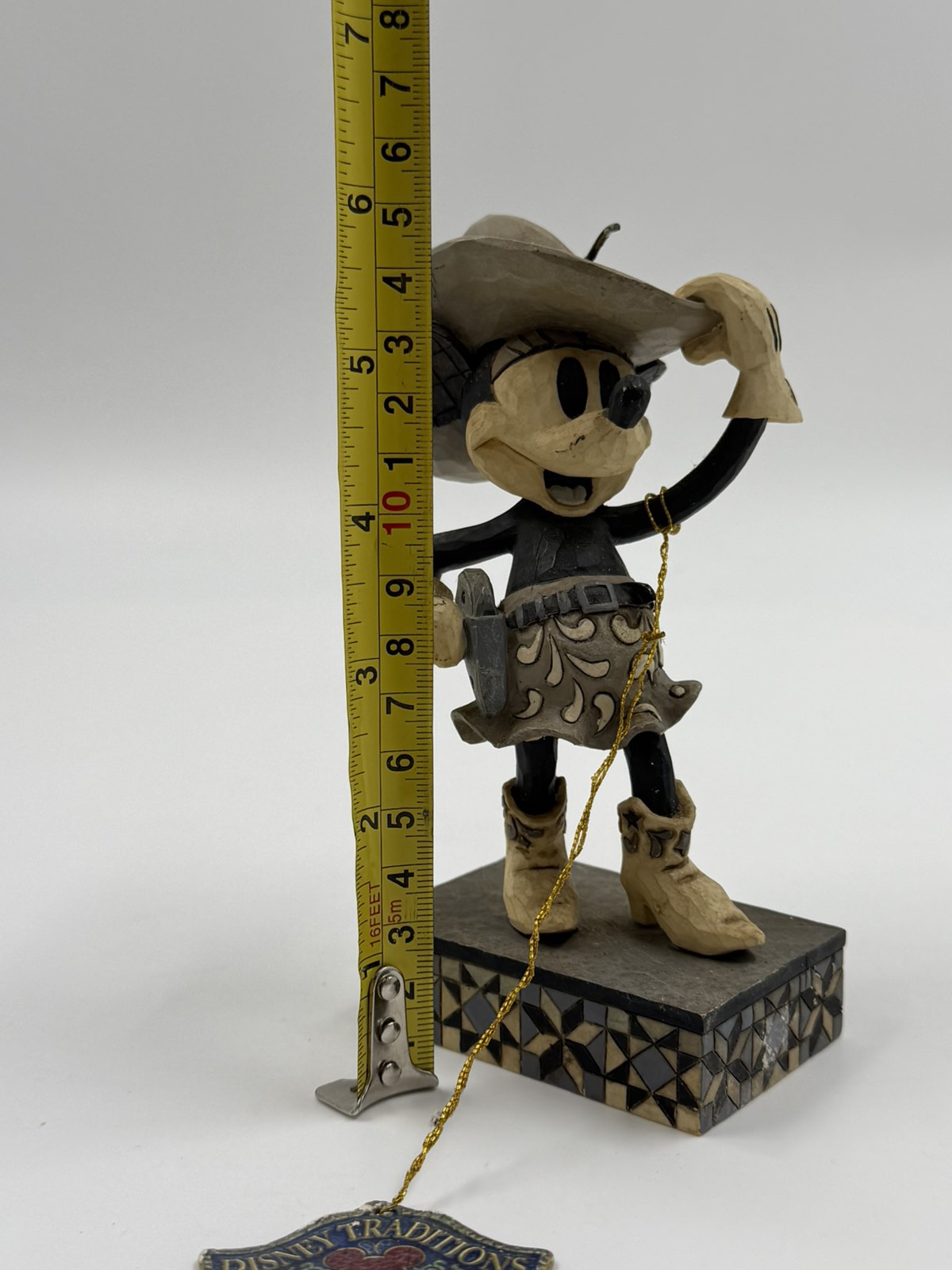Disney Traditions “Farmer Minnie” Συλλεκτικό Ειδώλιο – Jim Shore / Enesco (Μοντέλο 4049636)