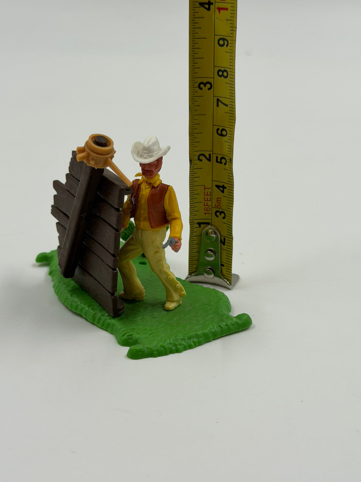 Vintage Σπάνια Φιγούρα Καουμπόι με Ξύλινο Φράχτη – Timpo Toys Western Series