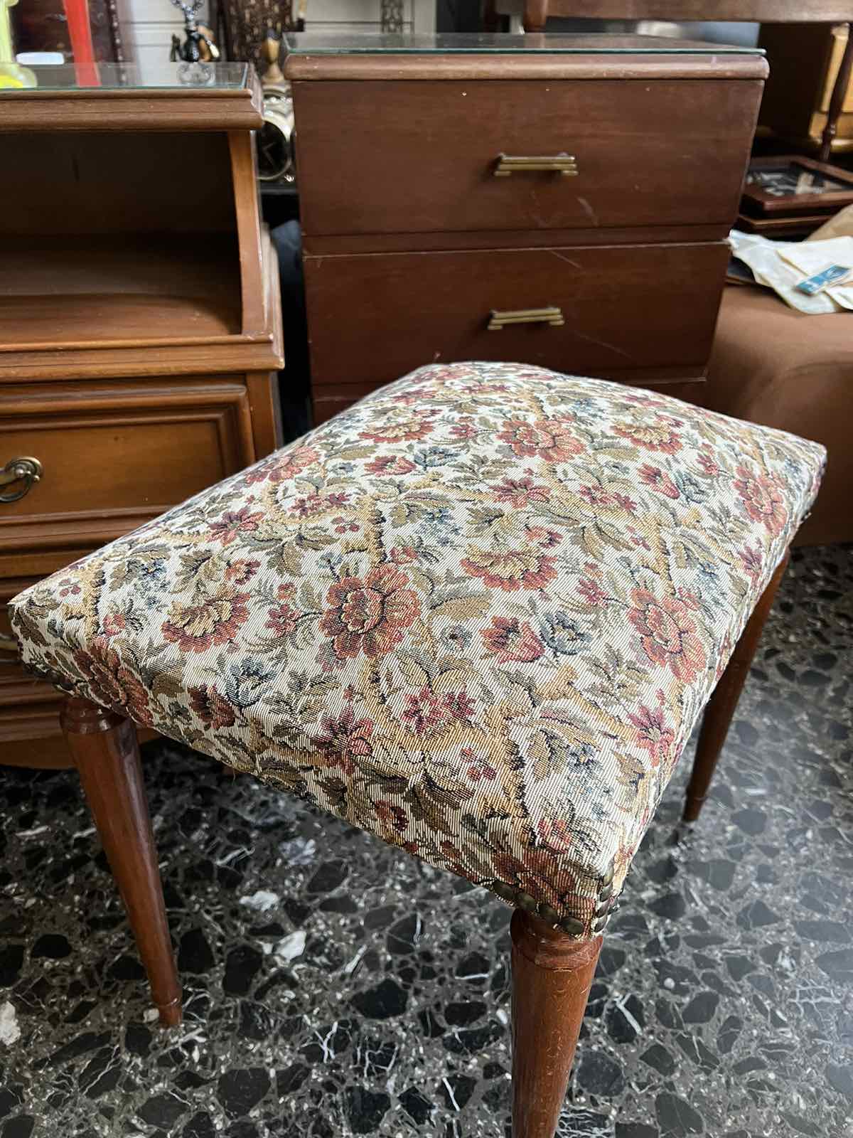 Σκαμπό Φλοράλ Vintage