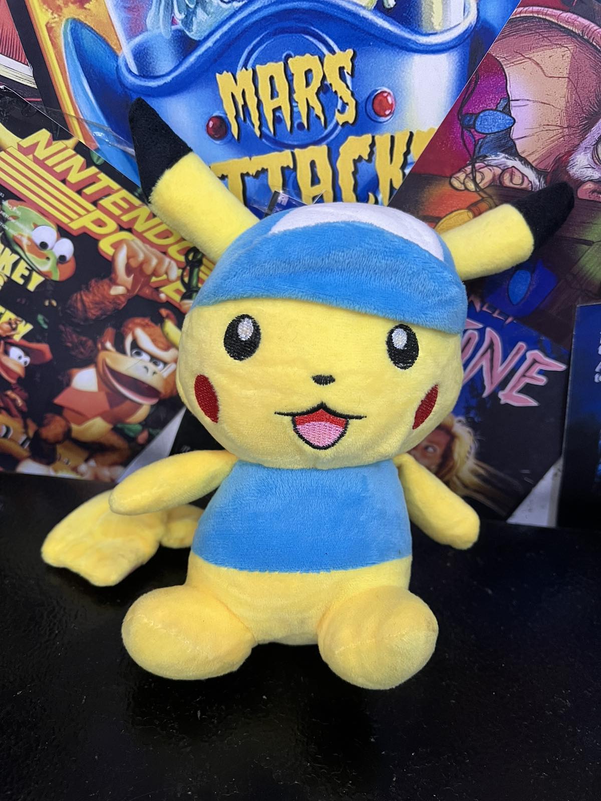 Λούτρινο χαρακτήρα Pokémon – Pikachu με μπλε καπέλο