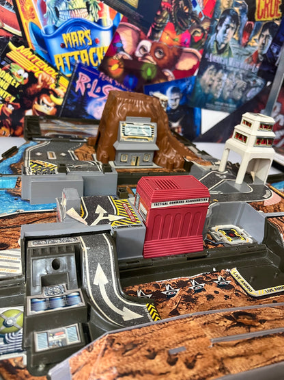 Micro Machines Στρατιωτικό Van Που Γίνεται Στρατιωτική Βάση